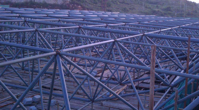 通辽概述网架加工中对钢材的质量的过细恳求